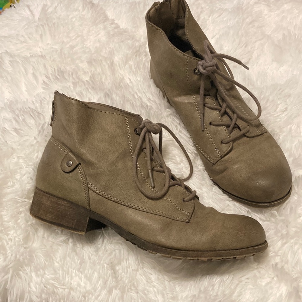 Super cute and comfy ankle boots